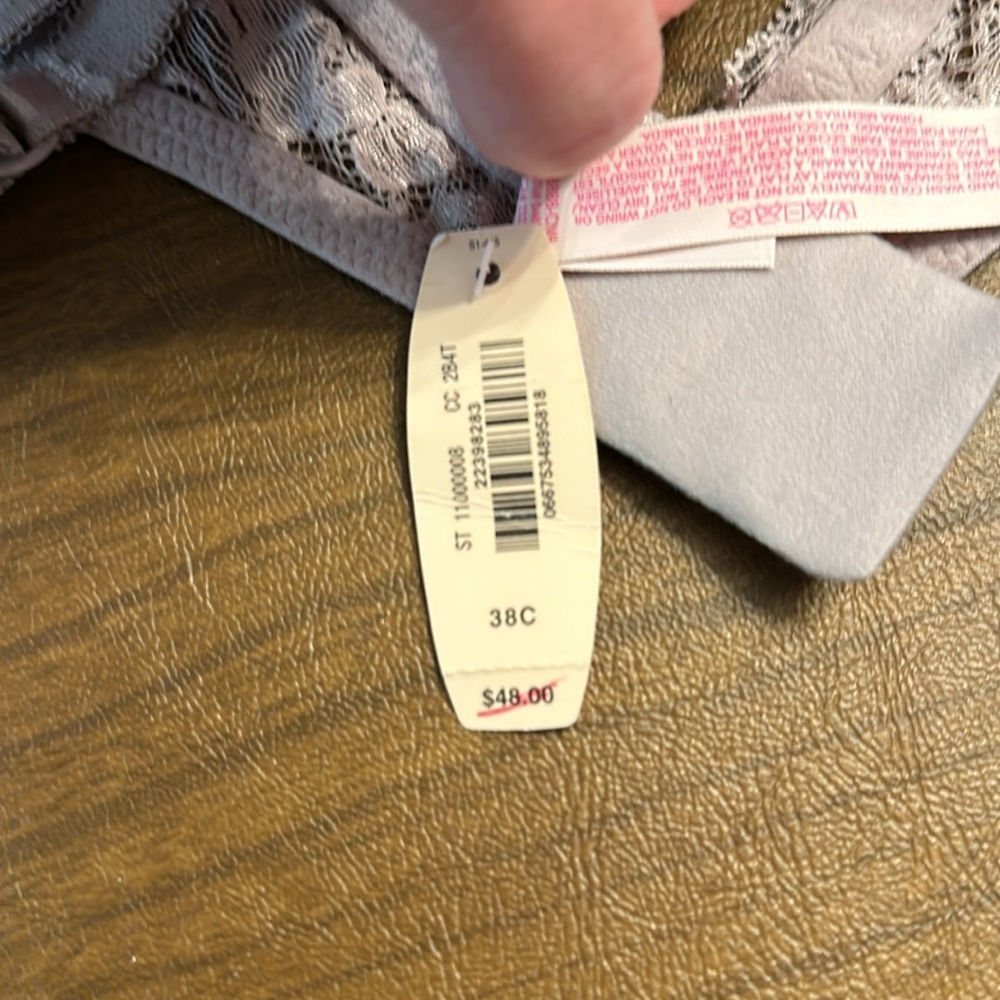 NWT-Victoria’s Secret bra, 38C - Picture 4 of 8